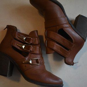 Dollhouse brown booties